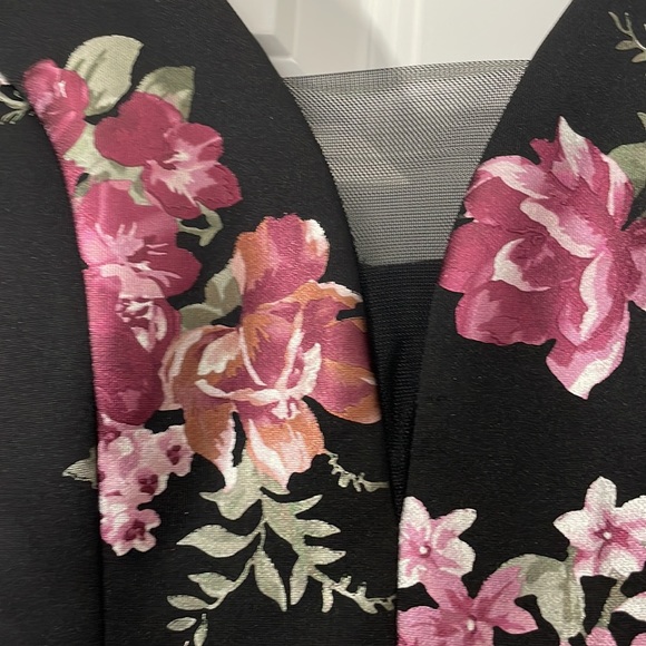 Floral Homecoming/part/event dress - Picture 2 of 5